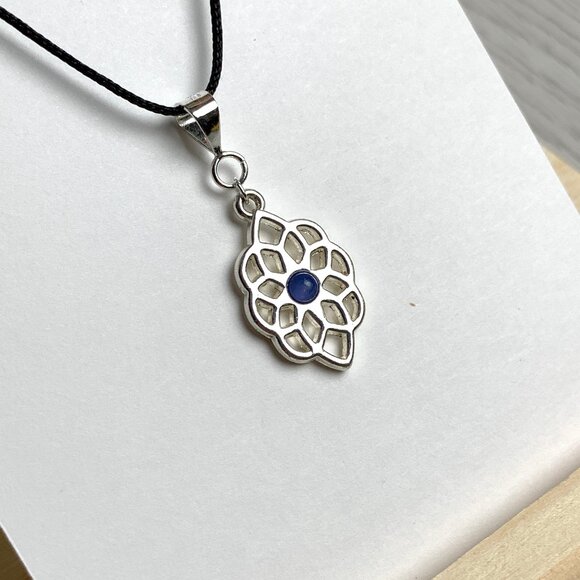 ⭐️Silver-tone Celtic? Geometric? Pendant/Charm w/ Blue "Stone" - Picture 1 of 4